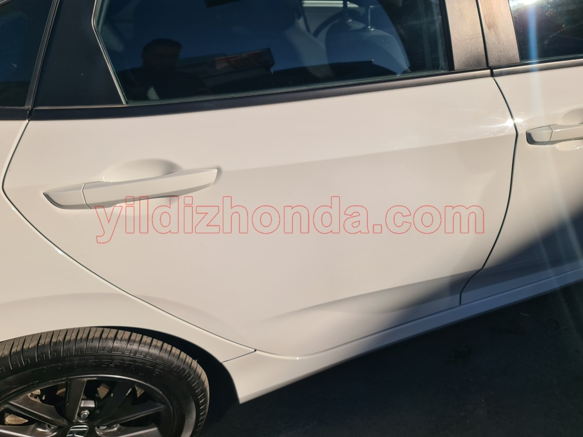 Honda Civic Fc5 Sağ Arka Kapı Beyaz Boyasız