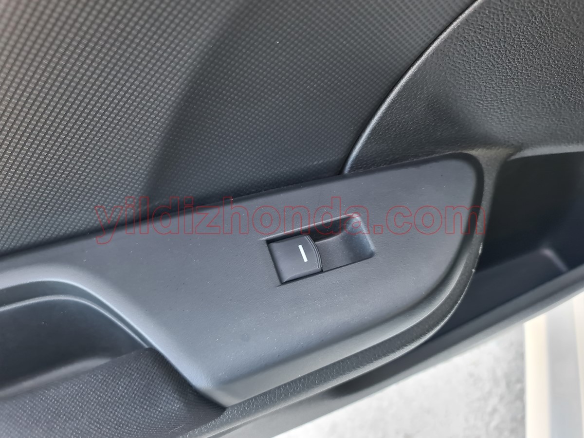 Honda Civic Fc5 Sol Arka Cam Düğmesi