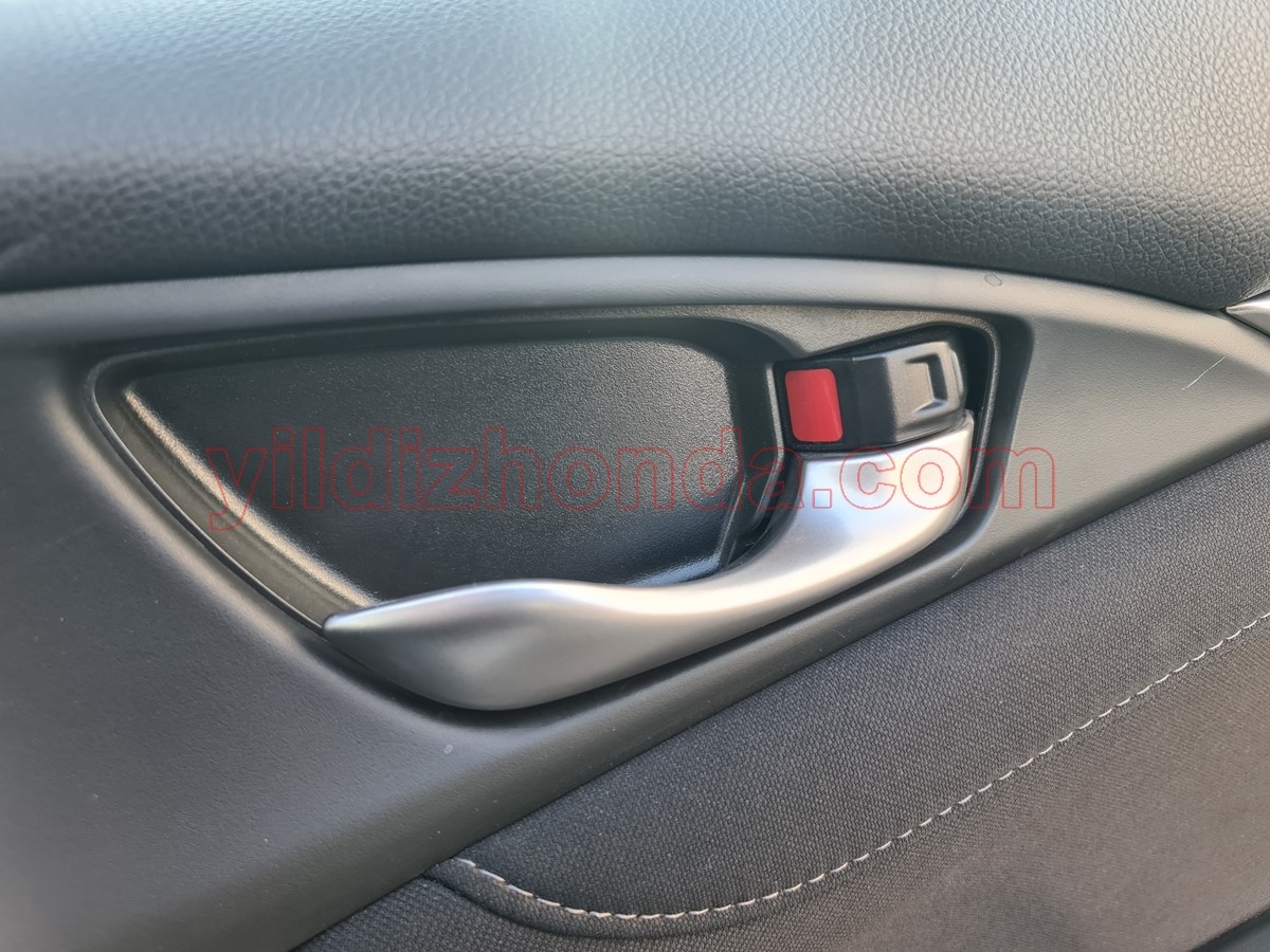 Honda Civic Fc5 Sağ Ön İç Kapı Açma Kolu